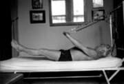 Joseph Pilates se exercitando